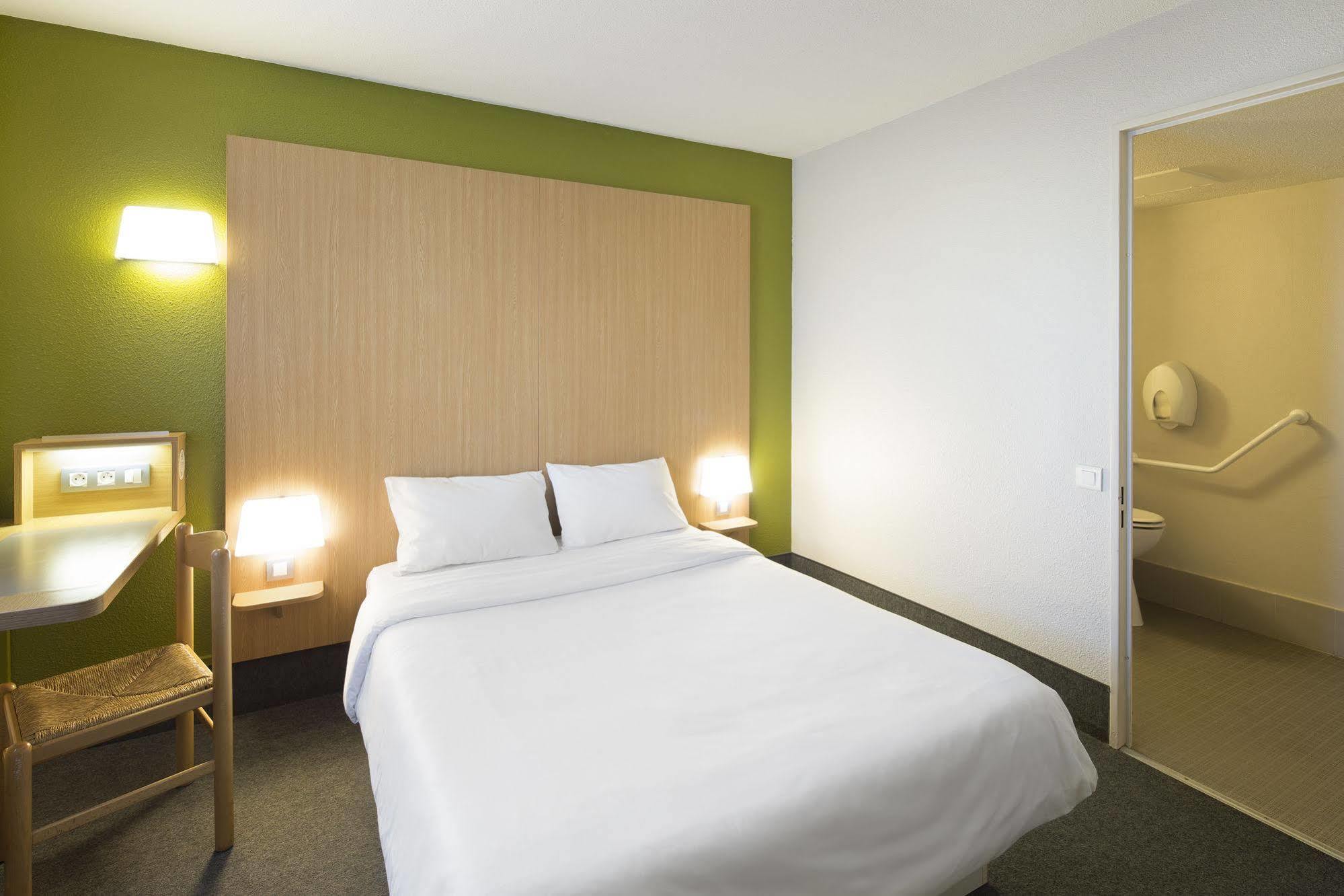 B&B Hotel Lyon Eurexpo Шасьє Екстер'єр фото