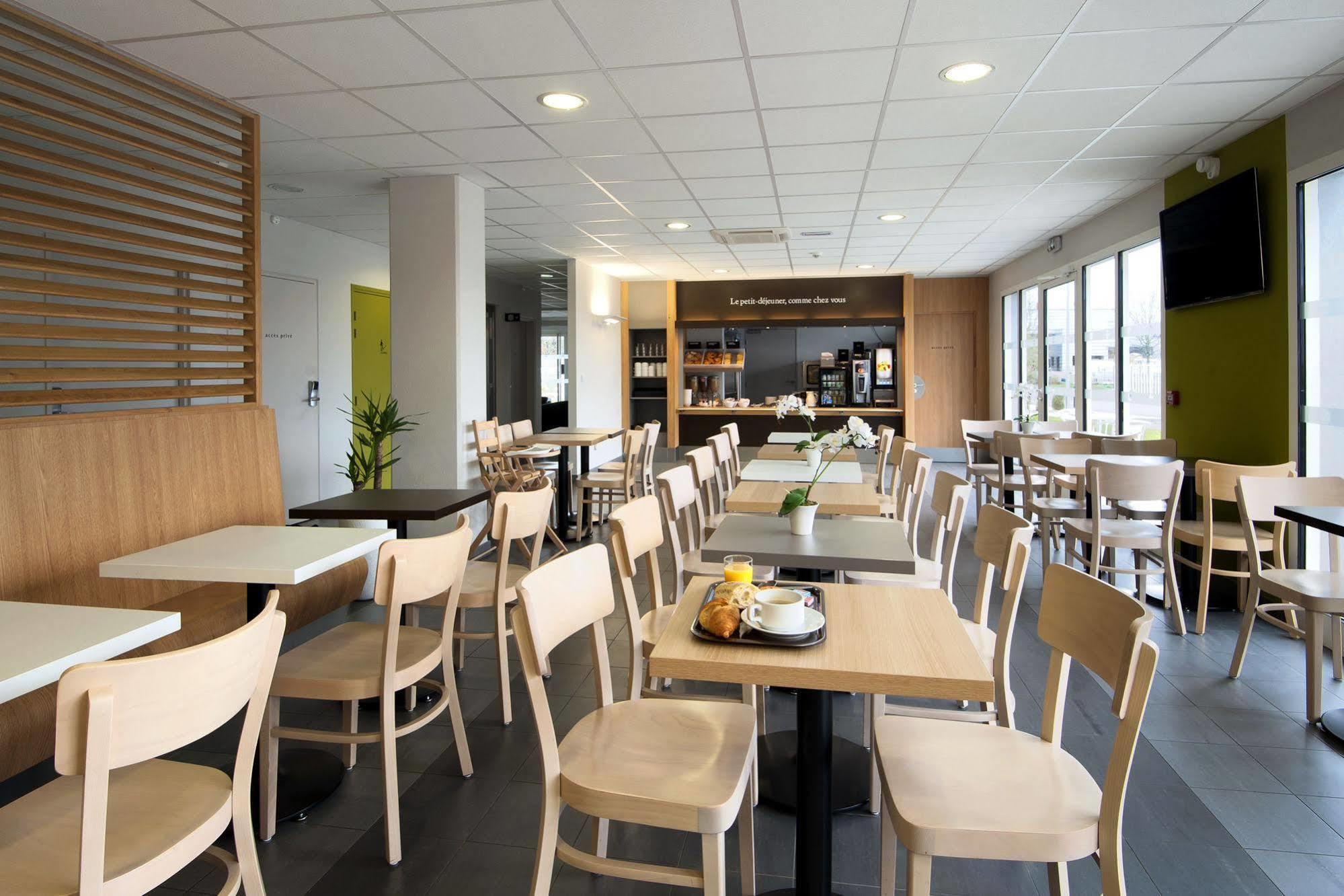 B&B Hotel Lyon Eurexpo Шасьє Екстер'єр фото